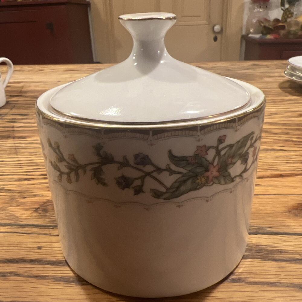 Farberware Wellesley China Lidded Sugar Bowl - Elegant Floral Design 2 Pc EXC!!